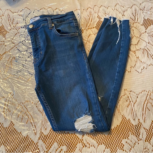 Free People • Shark Bite Distressed High Rise Skinny Jeans in Blue - Picture 6 of 8